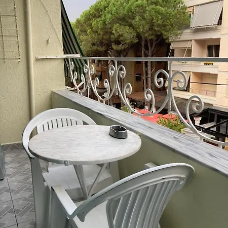 Mia House Golem (Tirana)